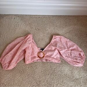 SALE! Forever 21 Pink Eyelet Cropped Shirt w/Wood Circle/Bubble Sleeve. Size: S.